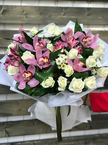 Букет цветов из: Розы и Хризантемы в Сковородино