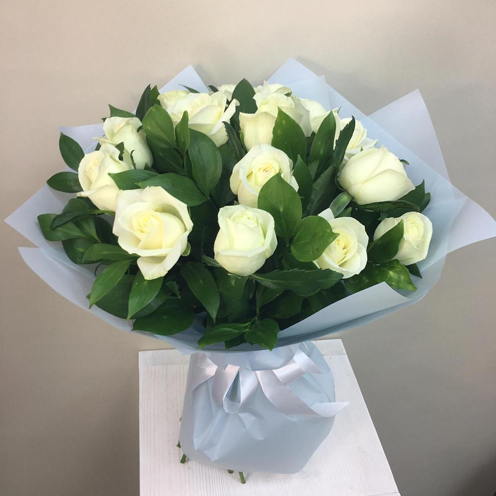 Букет 15 Белых роз Проуд в Сковородино