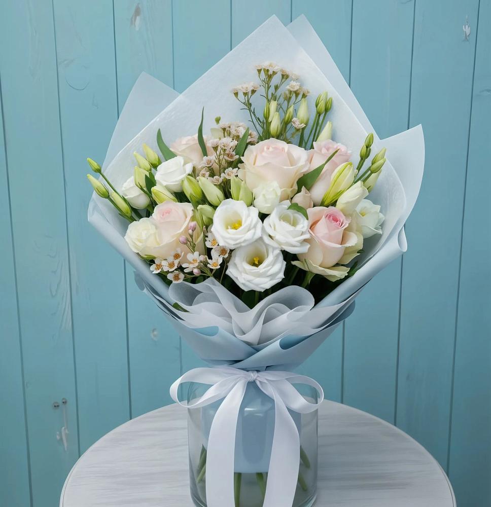 Букет цветов из: Розы и Лизиантусы в Сковородино