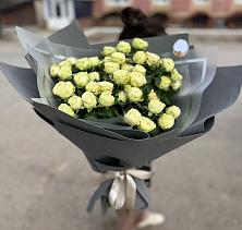 Букет Белые кустовые розы Солинеро в Сковородино