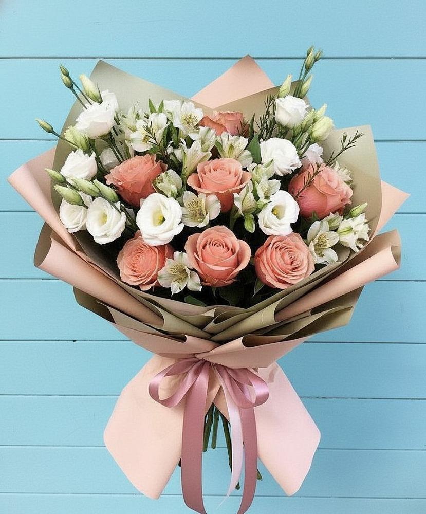 Букет цветов из: Розы, Альстромерии и Лизиантусы в Сковородино