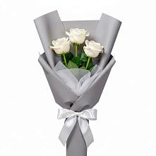 Букет 3 белые розы в Сковородино