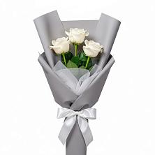 Букет 3 белые розы в Сковородино