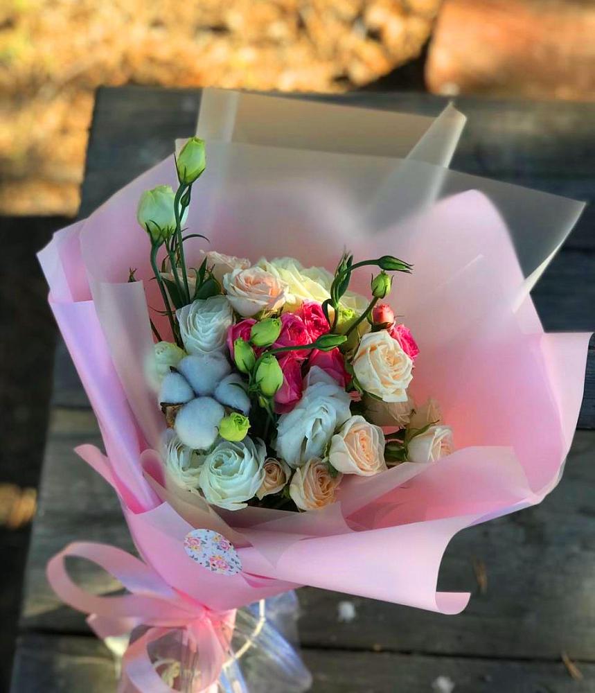 Букет цветов из: Розы и Лизиантусы в Сковородино