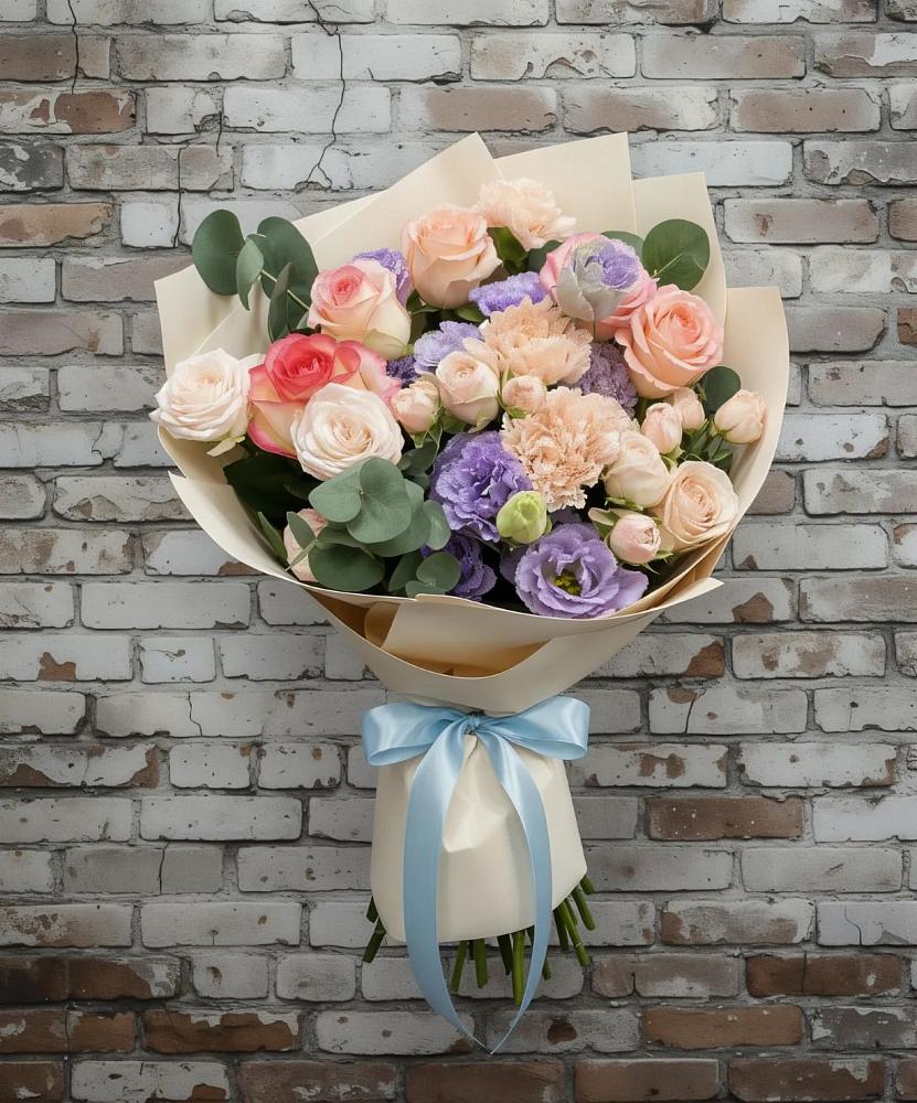 Букет цветов из: Розы, Лизиантусы и Гвоздики в Сковородино