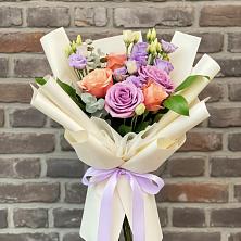 Букет цветов из:  Лизиантусы и Розы в Сковородино