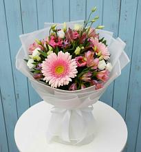 Букет цветов из:  Герберы, Альстромерии и Лизиантусы #REPLACE_PRED# Сковородино