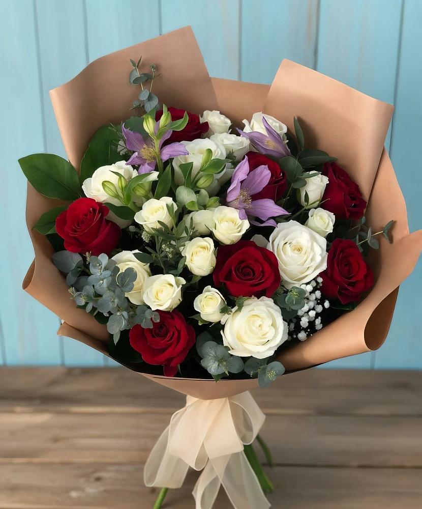 Букет цветов из: Розы и Альстромерии в Сковородино
