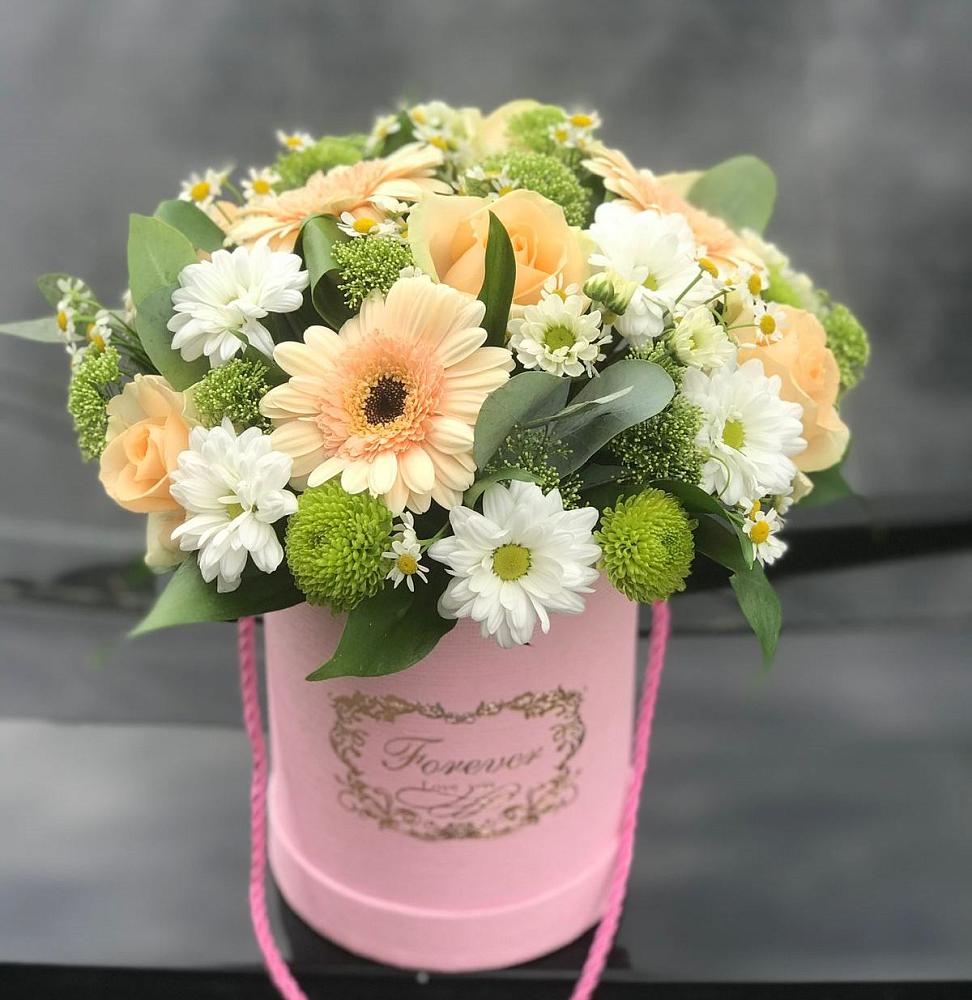 Цветочная композиция из Розы, Герберы и Хризантемы в шляпной коробке в Сковородино