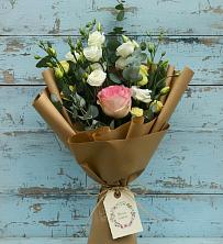 Букет цветов из:  Розы и Лизиантусы в Сковородино