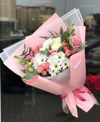 Букет цветов из: Розы, Лизиантусы и Хризантемы в Сковородино